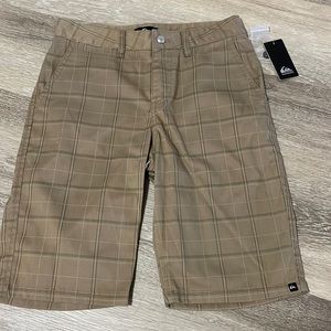 🆕 Men’s Quiksilver walk shorts Size 29